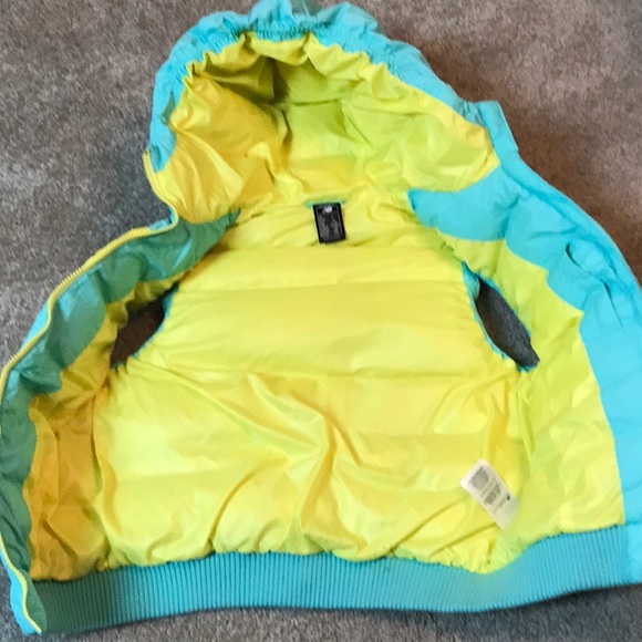 Preowned Girls New Balance puffy vest w hood - sz L - Picture 4 of 5